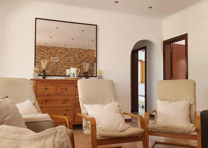 Tradicional Lagoa De Obidos Com Piscina Vau (Obidos)