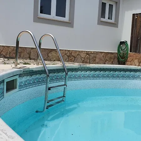 Tradicional Lagoa De Obidos Com Piscina Vau (Obidos)